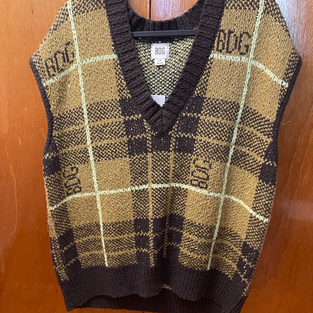 thick knit urban outfitters sweater vest